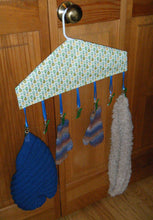 Load image into Gallery viewer, Cut Loose Press Household hang ups pattern