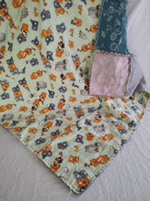 Load image into Gallery viewer, Cozy jacquard and flannel rag quilt