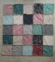 Load image into Gallery viewer, Cozy jacquard and flannel rag quilt