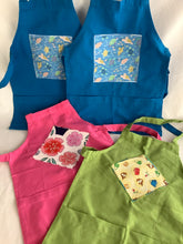 Load image into Gallery viewer, Kids apron on cotton with your choice of fabric