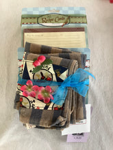 Load image into Gallery viewer, Towels with recipe cards