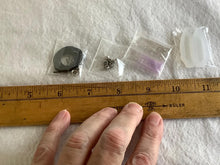 Load image into Gallery viewer, Resinate Kit Workshop Resin Bijou Pendant Purple