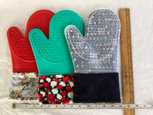 Load image into Gallery viewer, Oven mitt with silicone overlay