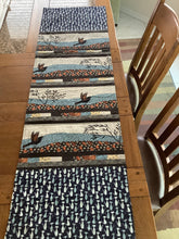 Load image into Gallery viewer, Reversible fall table runner Hallowe&#39;en and every day
