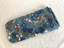 Load image into Gallery viewer, Flat iron or curling iron travel case with silicone insert included
