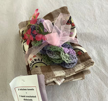 Load image into Gallery viewer, Towels with crocheted dishcloths
