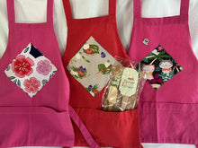 Load image into Gallery viewer, Kids apron on cotton with your choice of fabric
