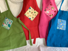 Load image into Gallery viewer, Kids apron on cotton with your choice of fabric
