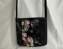 Load and play video in Gallery viewer, Zipped pocket shoulder tote
