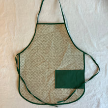 Load image into Gallery viewer, Kids apron on canvas with your choice of fabric
