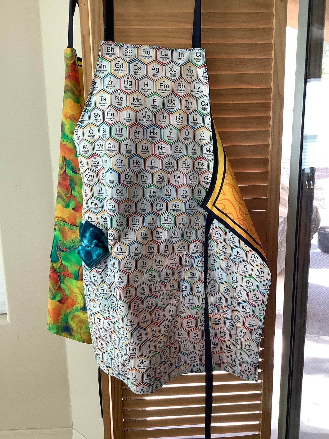 Reversible apron with pockets burger and fries