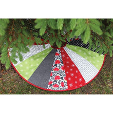 Load image into Gallery viewer, Just add fabric! Tree Skirt Quilt As You Go Pre-Printed Batting
